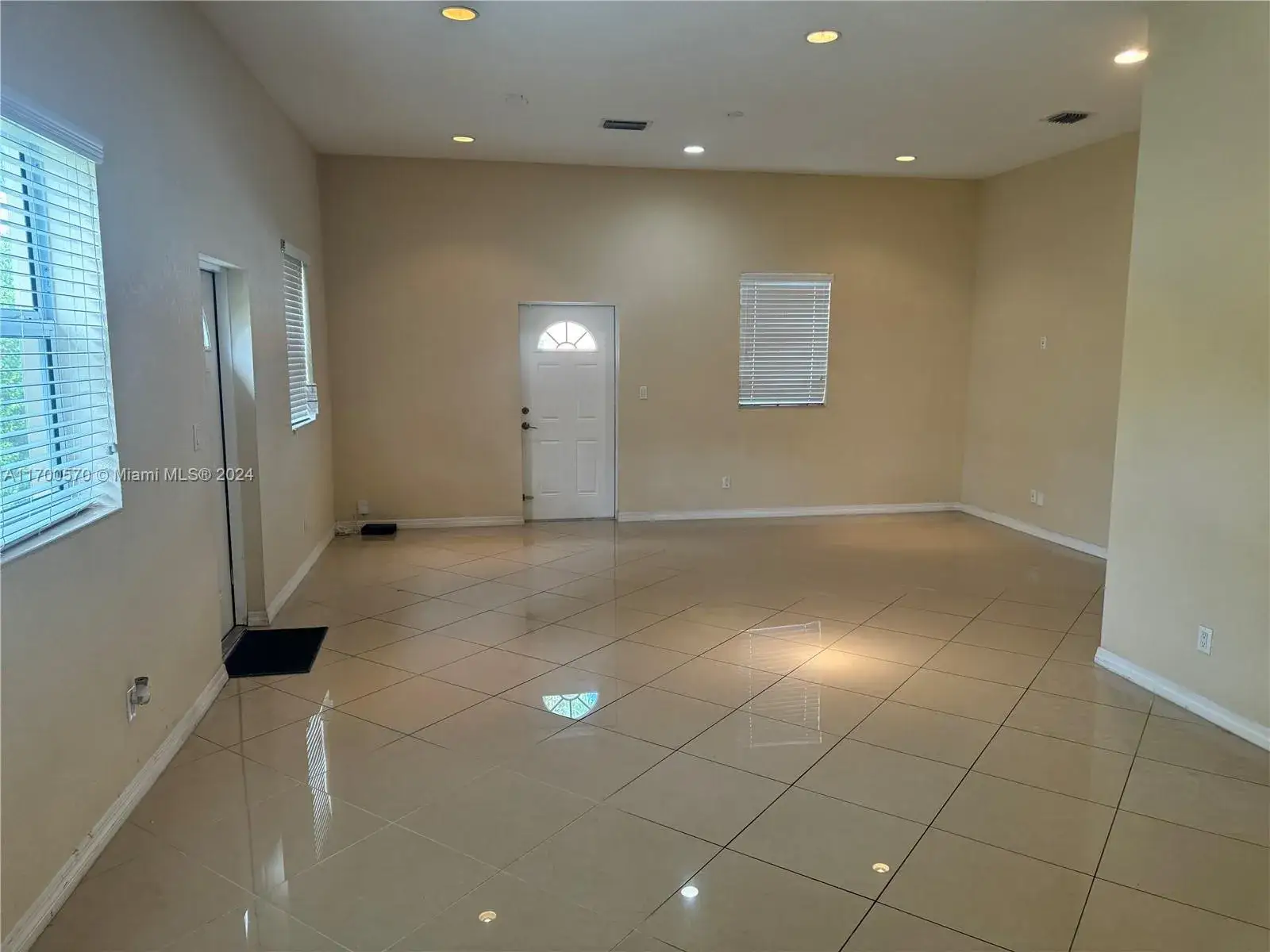2 bedroom 2 bath Residential Lease for rent at 357 SW 18th Rd, Miami FL 33129