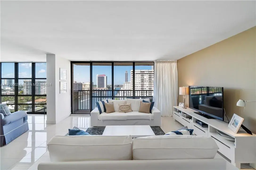 2017 S Ocean Dr, Hallandale Beach FL 33009