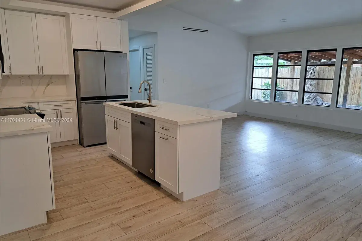 460 Carolina Ave, Fort Lauderdale FL 33312