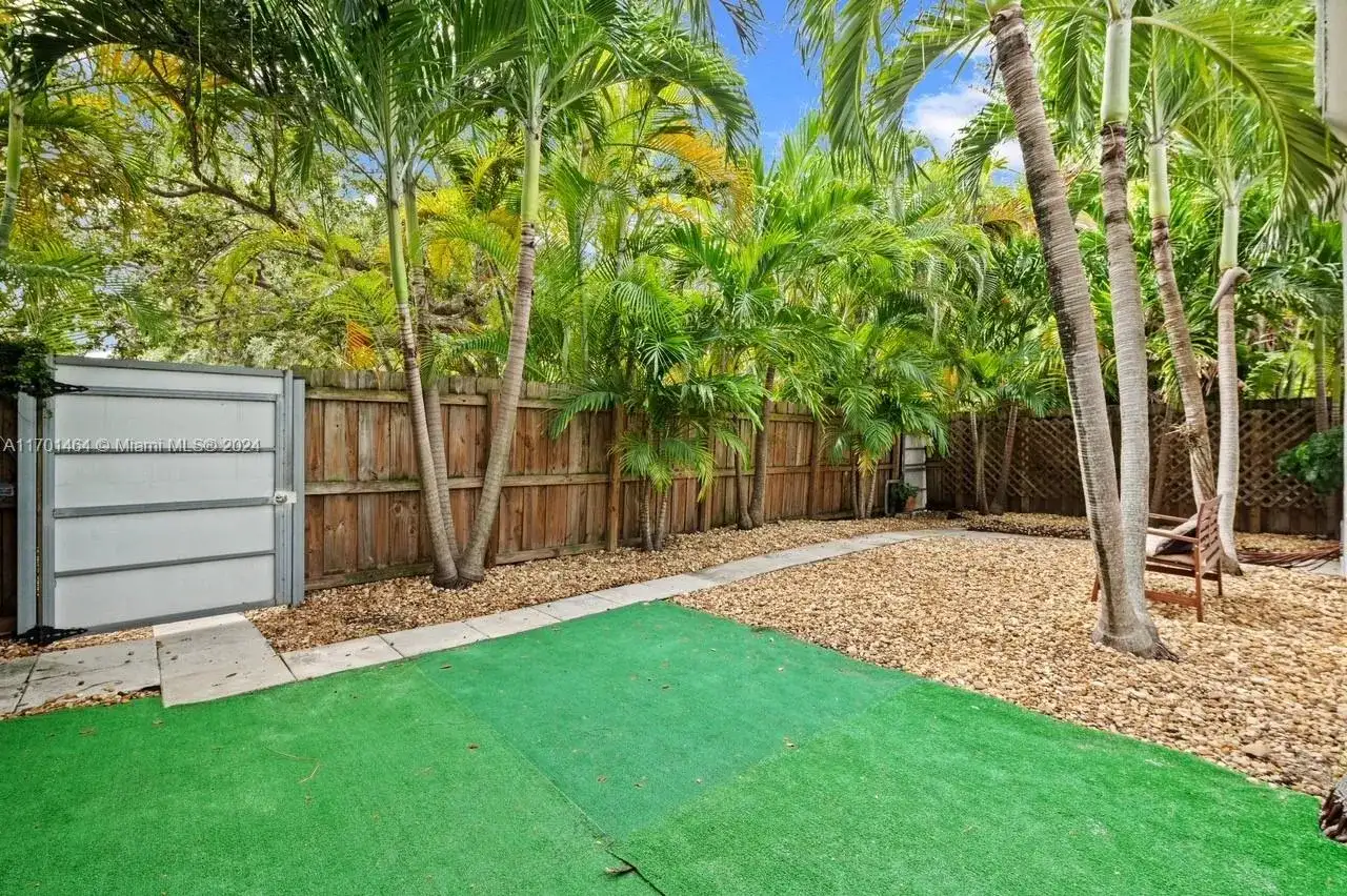 1545 Biarritz Dr, Miami Beach FL 33141 photo 2