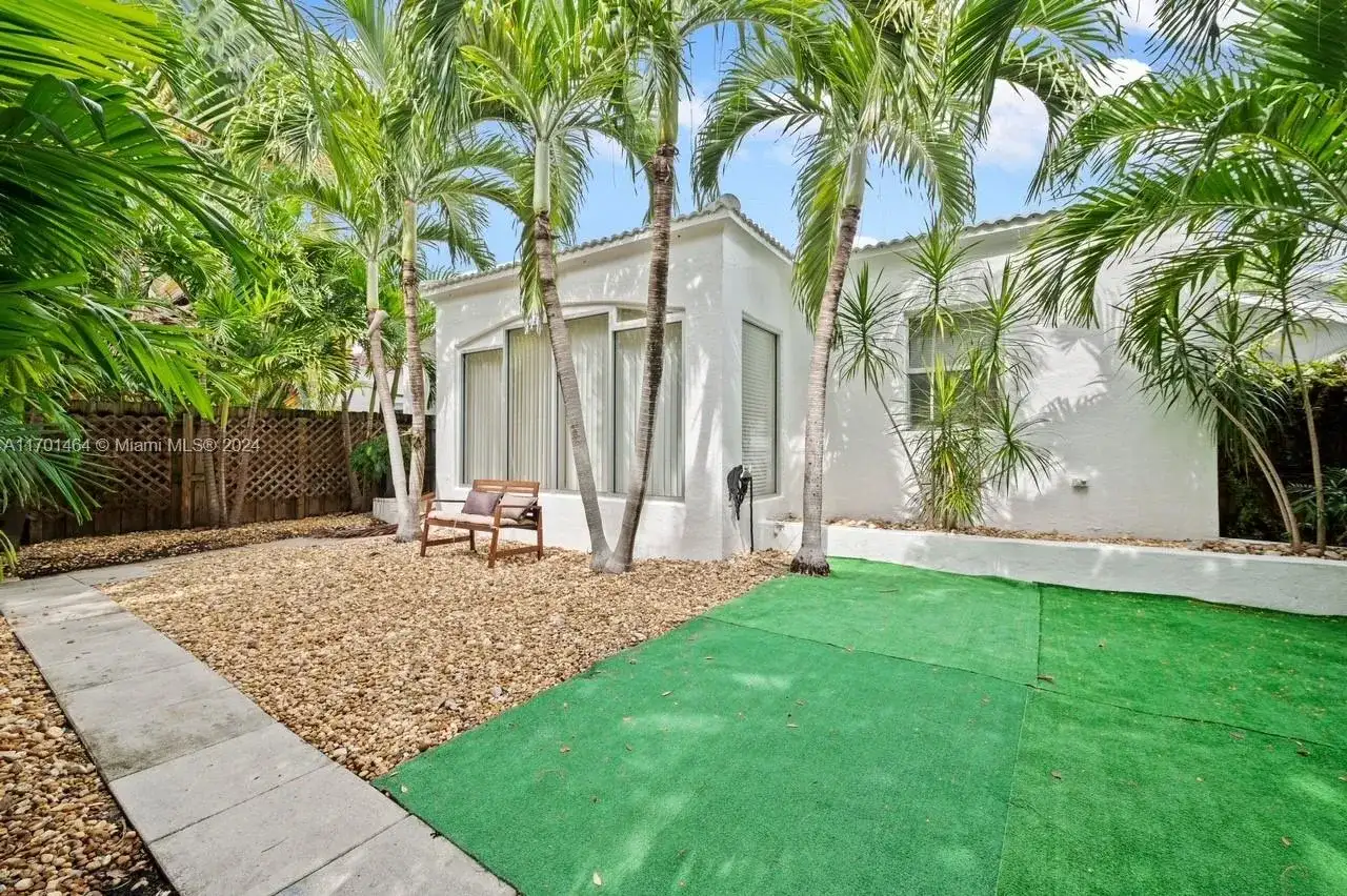 1545 Biarritz Dr, Miami Beach FL 33141 photo 3