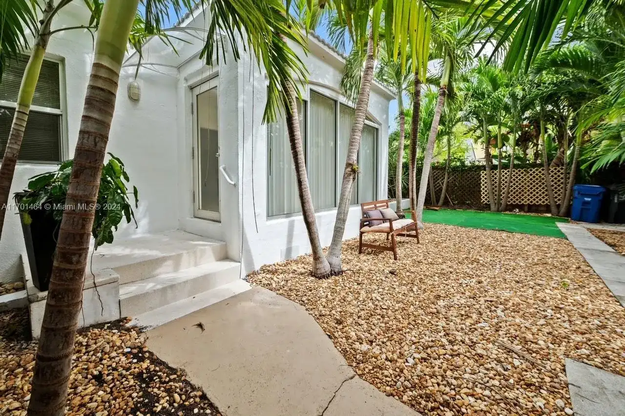 1545 Biarritz Dr, Miami Beach FL 33141 photo 4