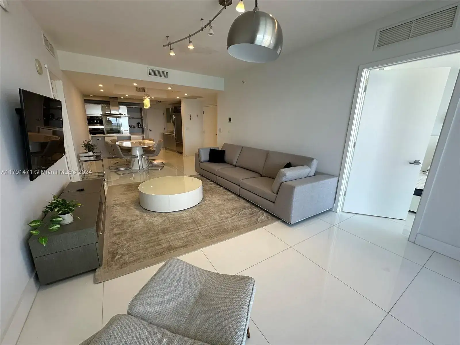 18201 Collins Ave # 1802, Sunny Isles Beach FL 33160 photo 2