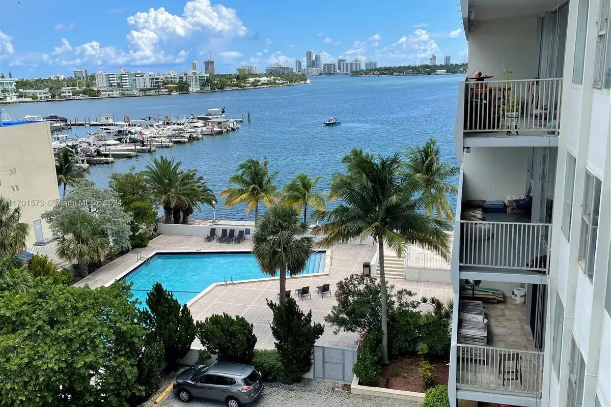 7545 E Treasure Dr # 6D, North Bay Village FL 33141