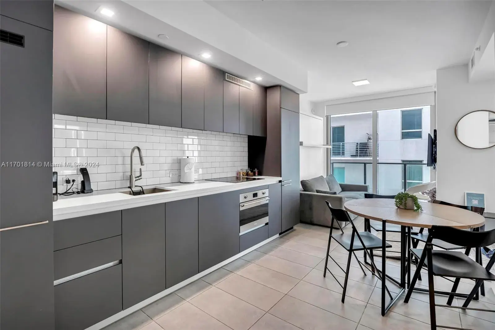 227 NE 2nd St # 2008, Miami FL 33132