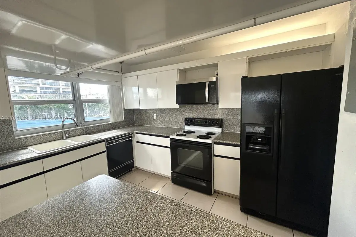 1825 S Ocean Dr # 401, Hallandale Beach FL 33009