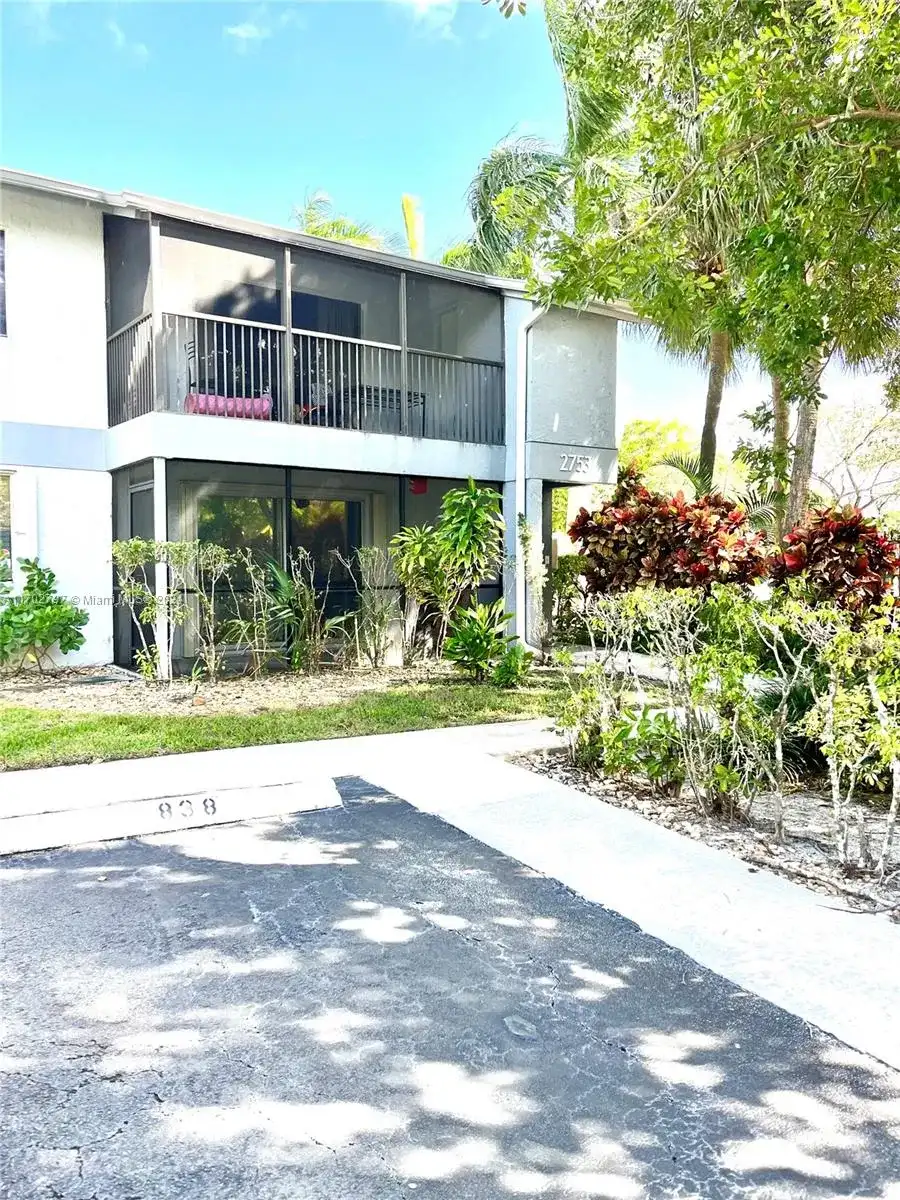 2753 S Oakland Forest Dr # 104, Oakland Park FL 33309
