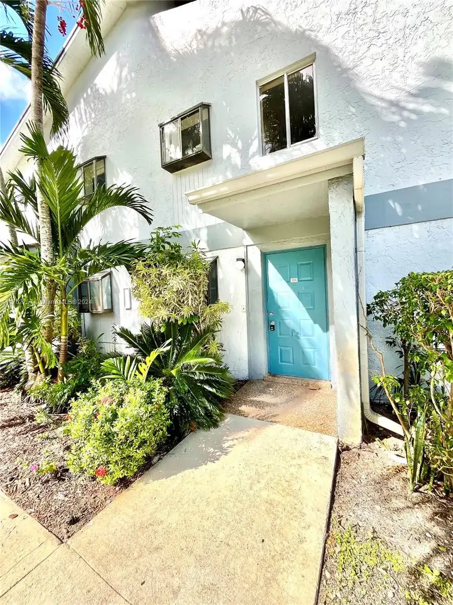 2753 S Oakland Forest Dr # 104, Oakland Park FL 33309 photo 3