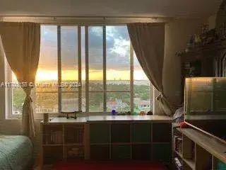 5005 Collins Ave # 1502, Miami Beach FL 33140