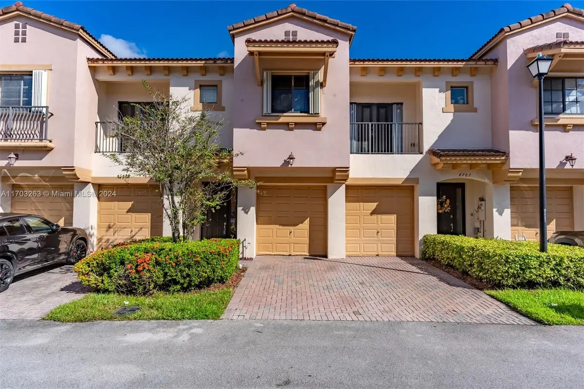 4789 Preserve St, Coconut Creek FL 33073