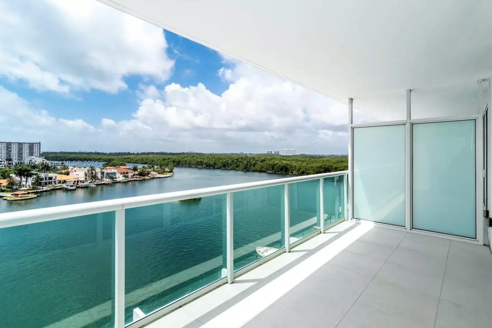 400 Sunny Isles Blvd # 919, Sunny Isles Beach FL 33160 photo 2
