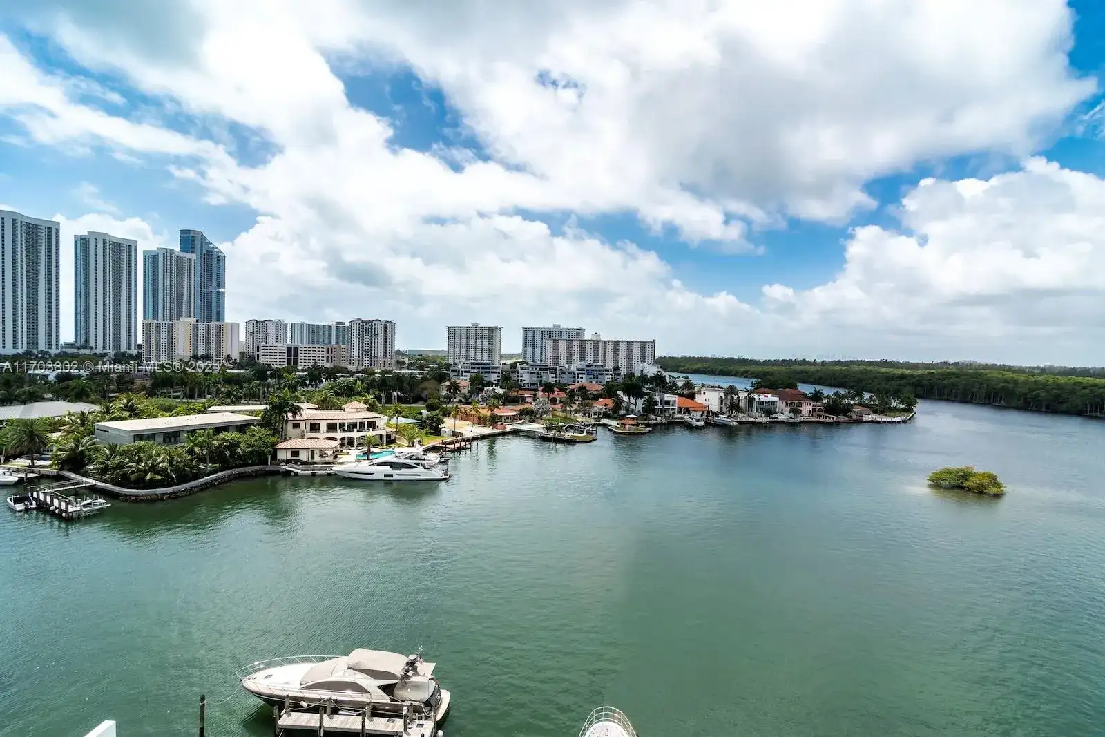 400 Sunny Isles Blvd # 919, Sunny Isles Beach FL 33160 photo 3