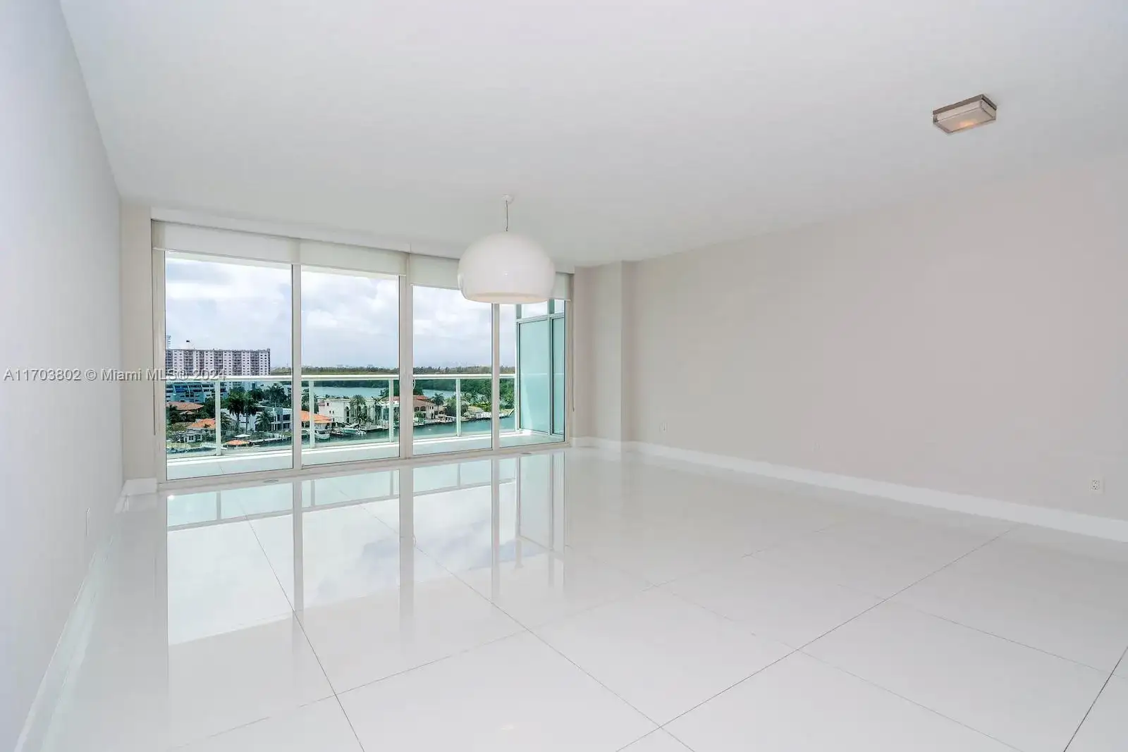 400 Sunny Isles Blvd # 919, Sunny Isles Beach FL 33160 photo 4