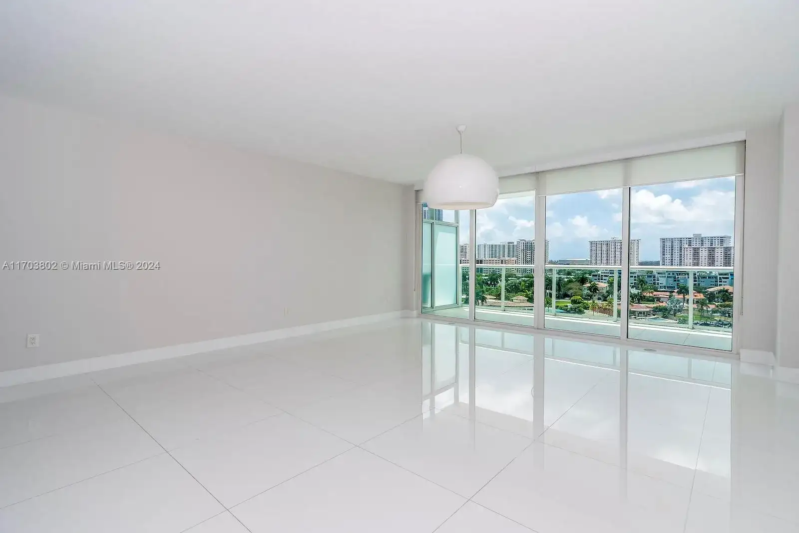 400 Sunny Isles Blvd # 919, Sunny Isles Beach FL 33160 photo 5