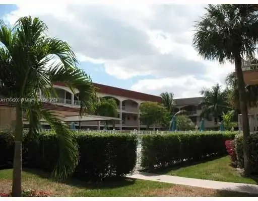 541 Blue Heron Dr # 119, Hallandale Beach FL 33009 photo 2