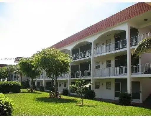 541 Blue Heron Dr # 119, Hallandale Beach FL 33009 photo 5