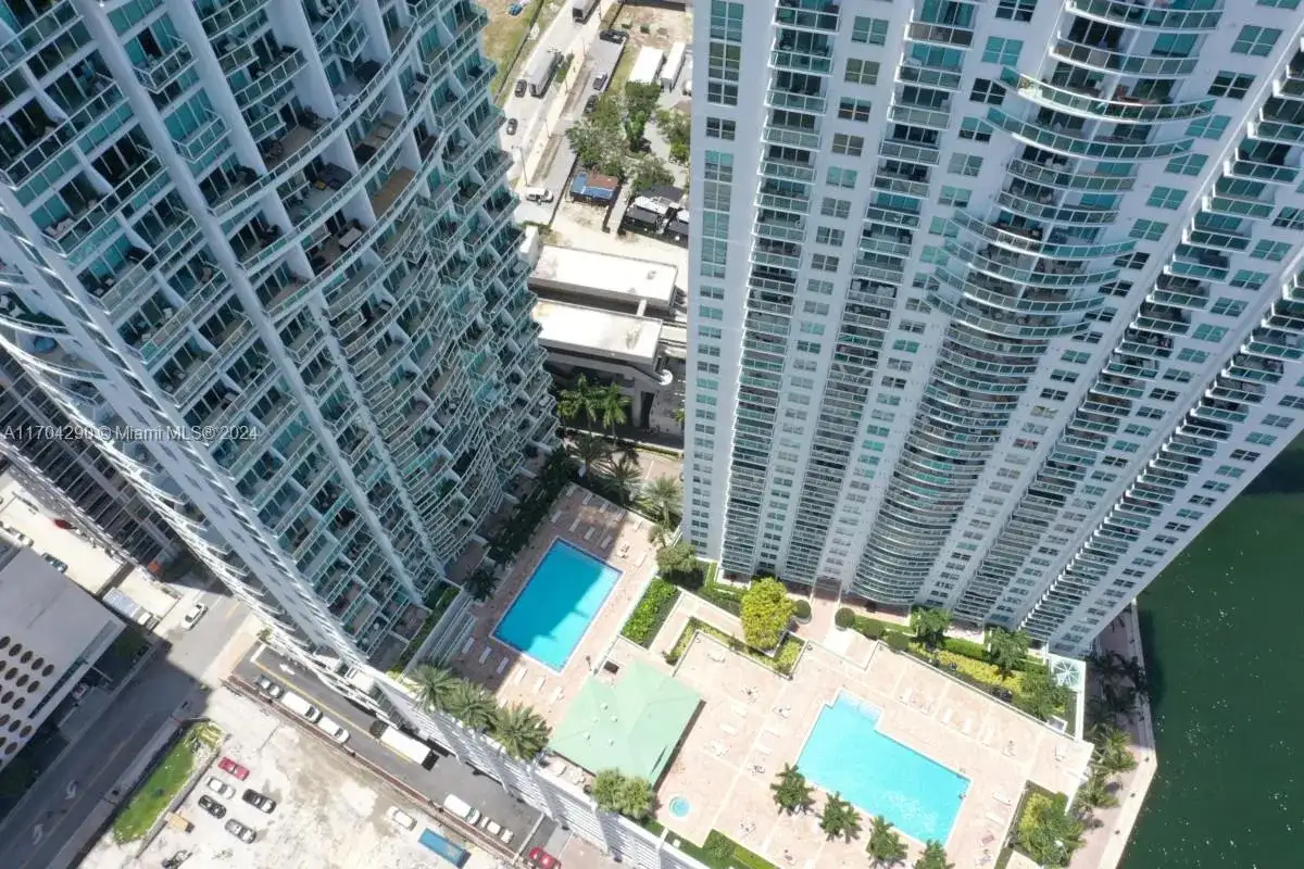 41 SE 5th St # 2011, Miami FL 33131 photo 2