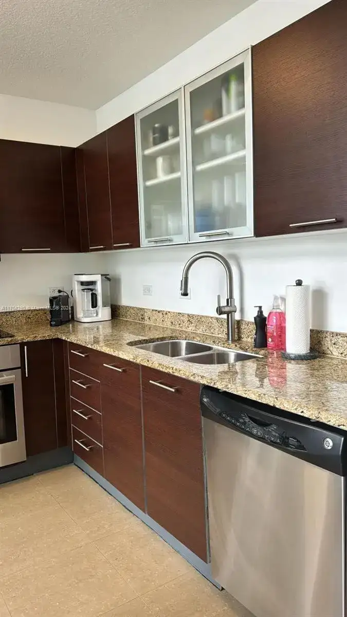 41 SE 5th St # 2011, Miami FL 33131 photo 5