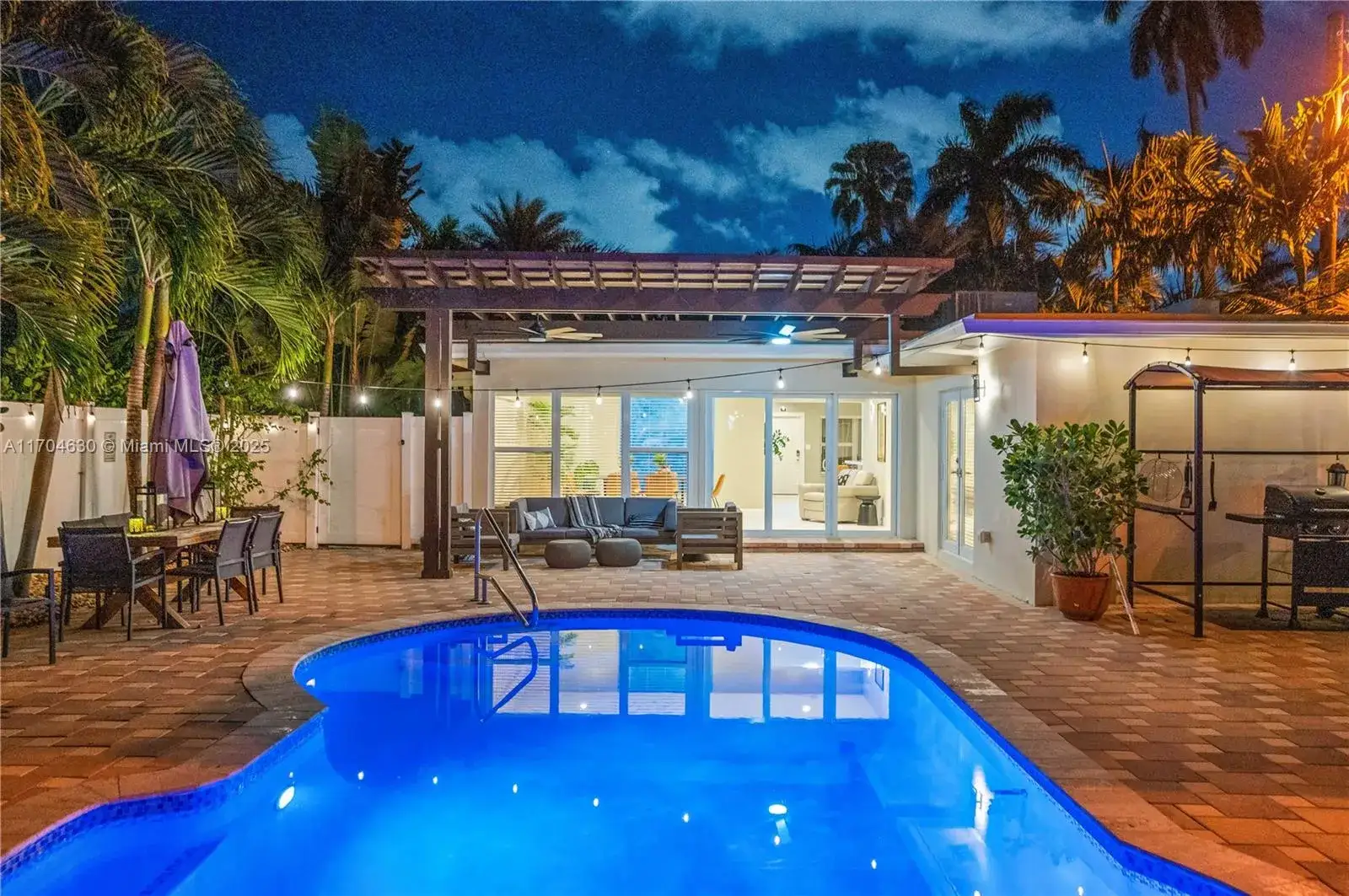 3 bedroom 2 bath Residential for sale at 1351 Jackson St, Hollywood FL 33019