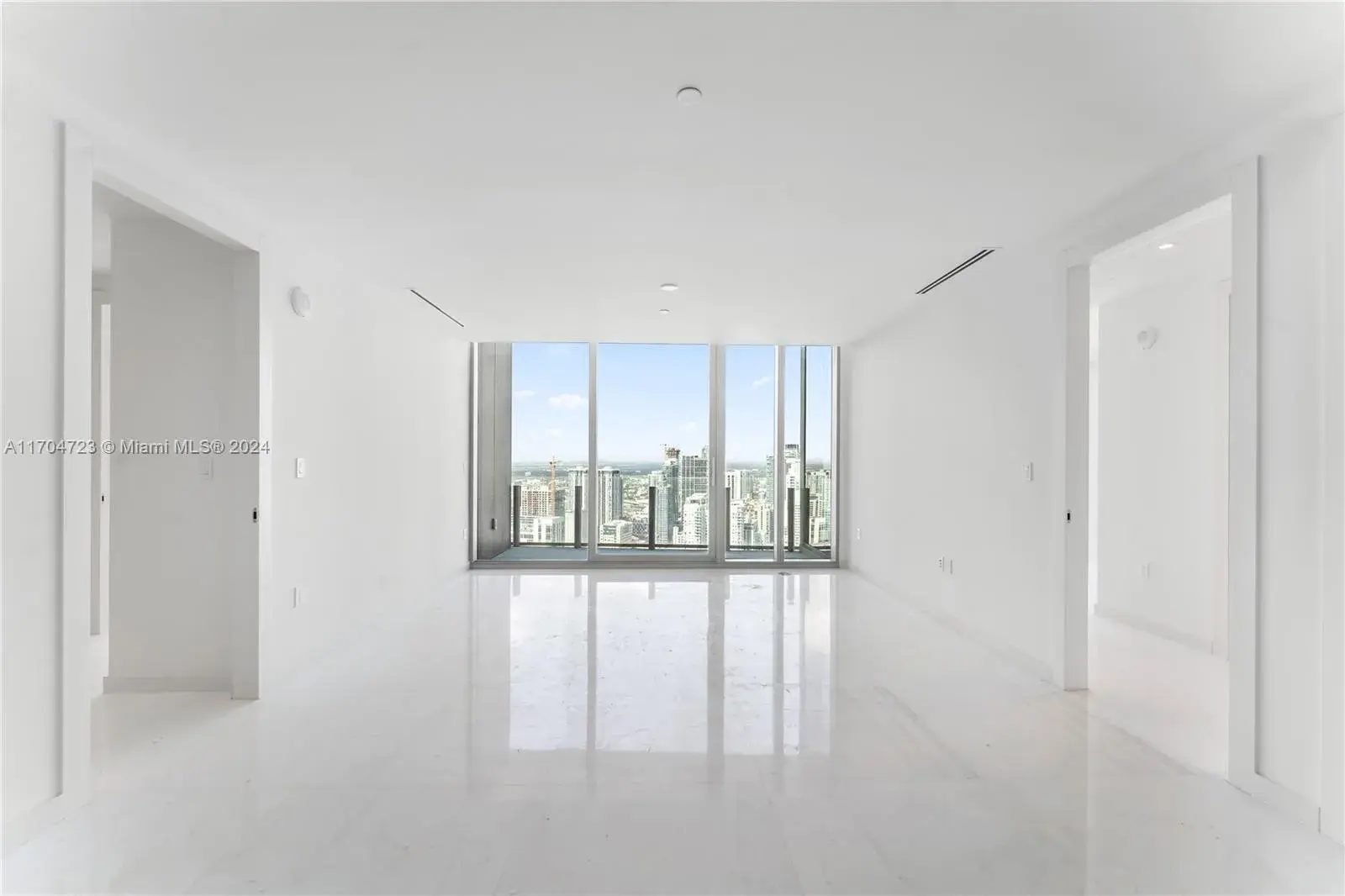 300 Biscayne Blvd Way # 5209, Miami FL 33131