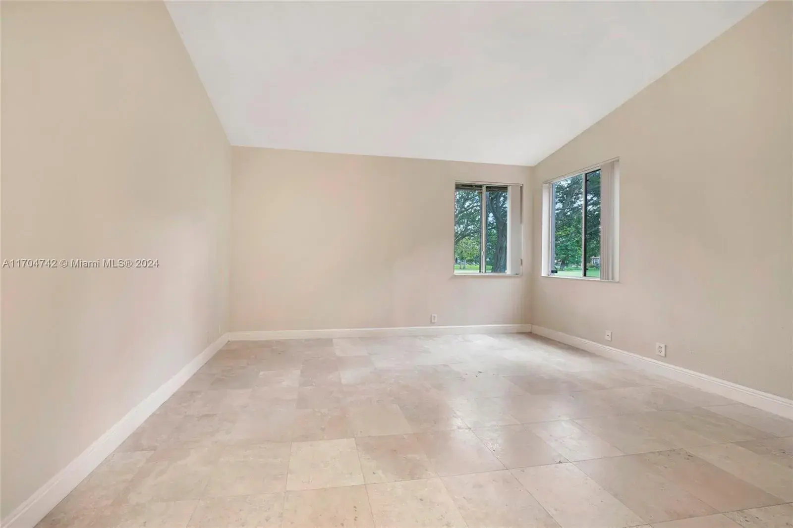 1078 SW 158th Way, Pembroke Pines FL 33027