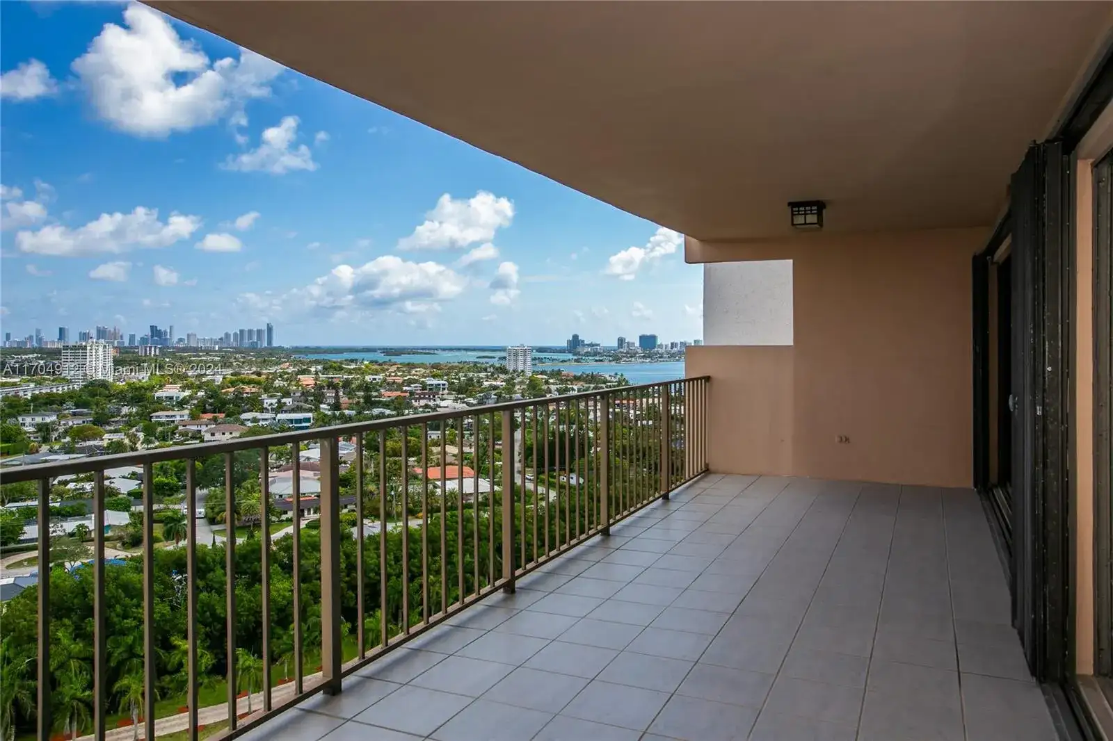1800 NE 114th St # 1911, Miami FL 33181 photo 2