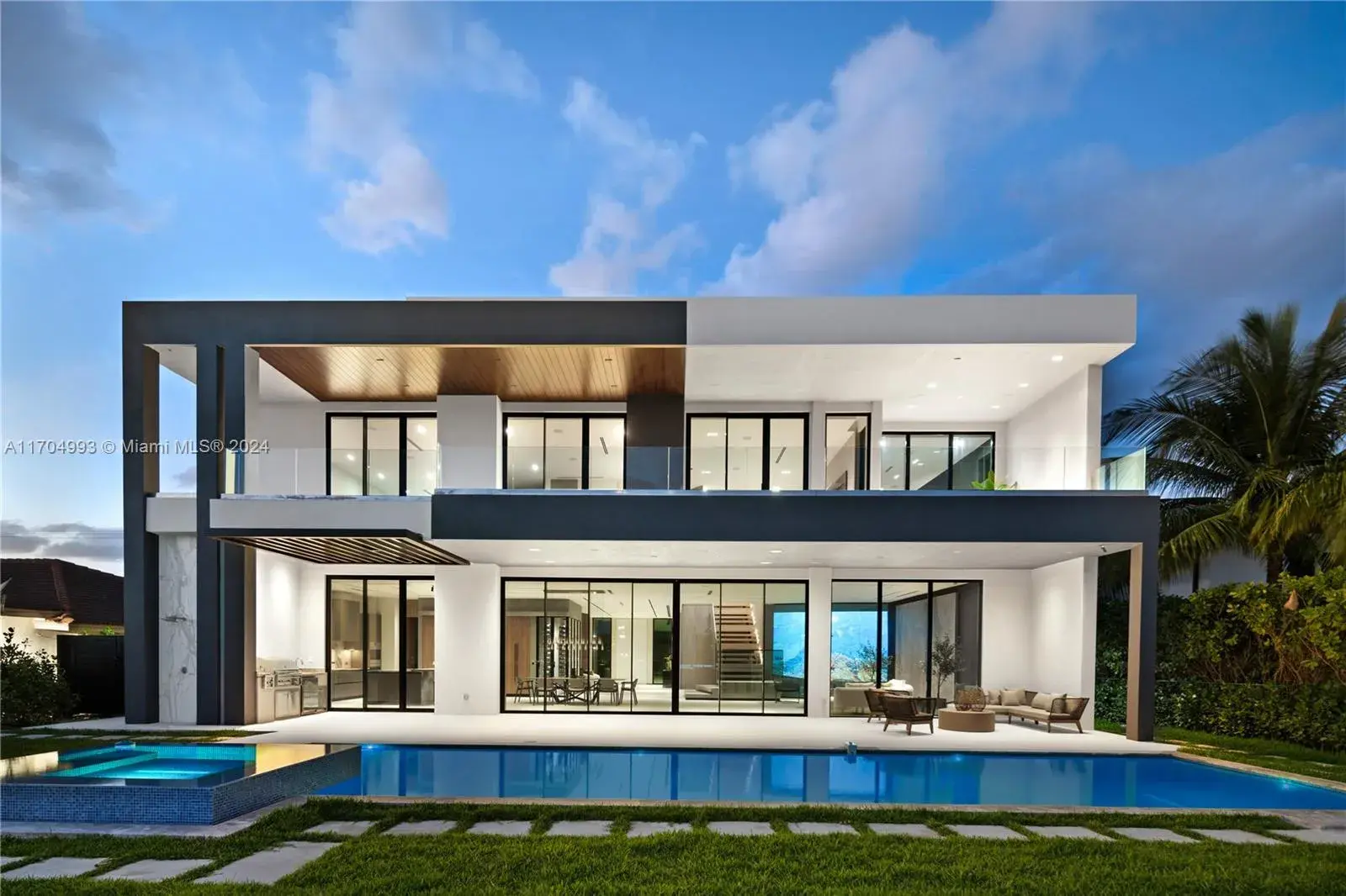 493 Holiday Dr, Hallandale Beach FL 33009