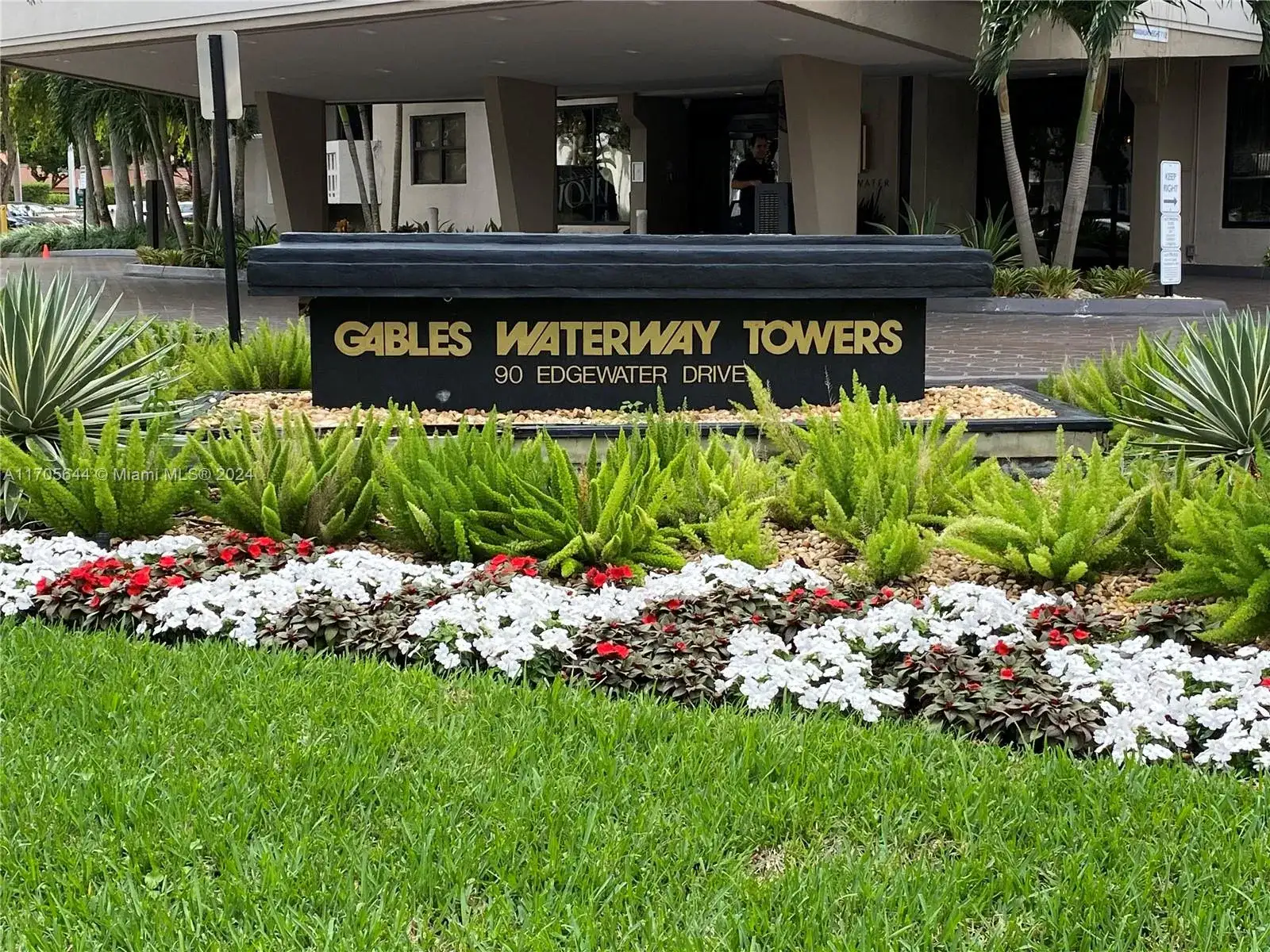 90 Edgewater Dr, Coral Gables FL 33133 photo 3