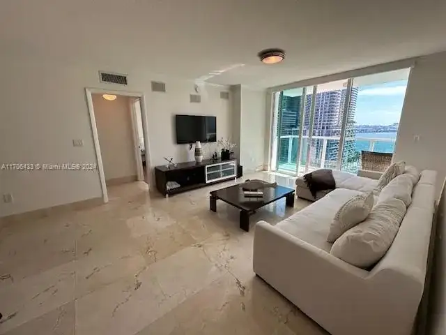 31 SE 5th St # 1908, Miami FL 33131 photo 4