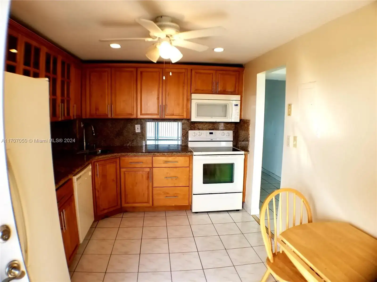 1075 NE Miami Gardens Dr # 610, Miami FL 33179 photo 5