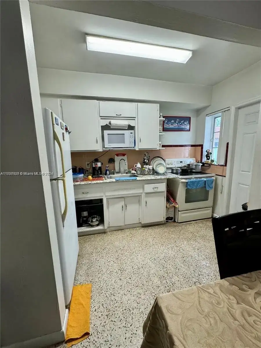 3150 SW 23rd St, Miami FL 33145 photo 2