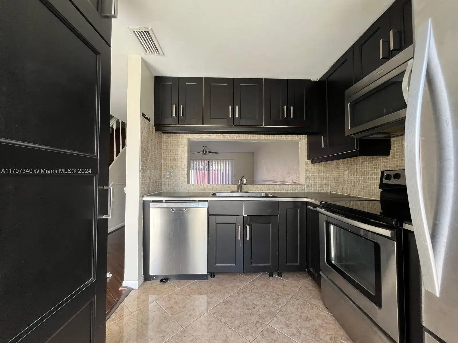 2700 S Oakland Forest Dr # 304, Oakland Park FL 33309 photo 2