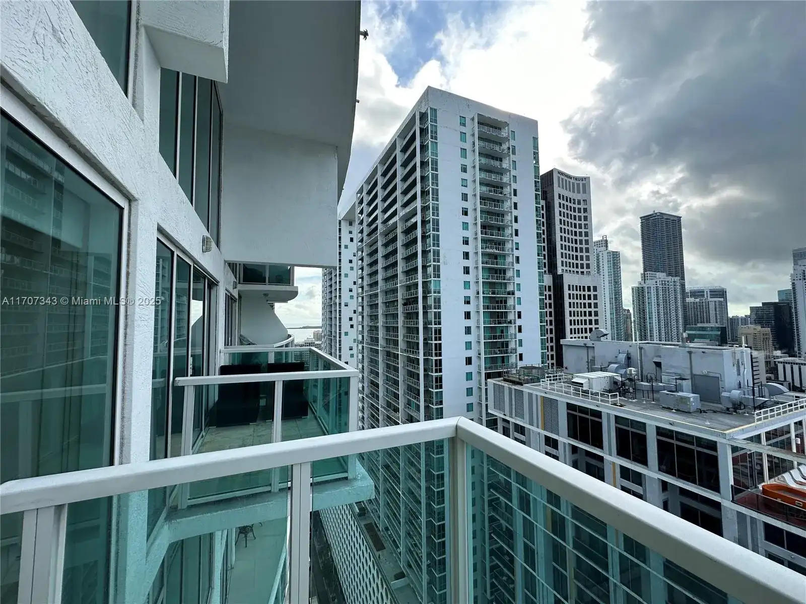 41 SE 5th St # 1714, Miami FL 33131 photo 3