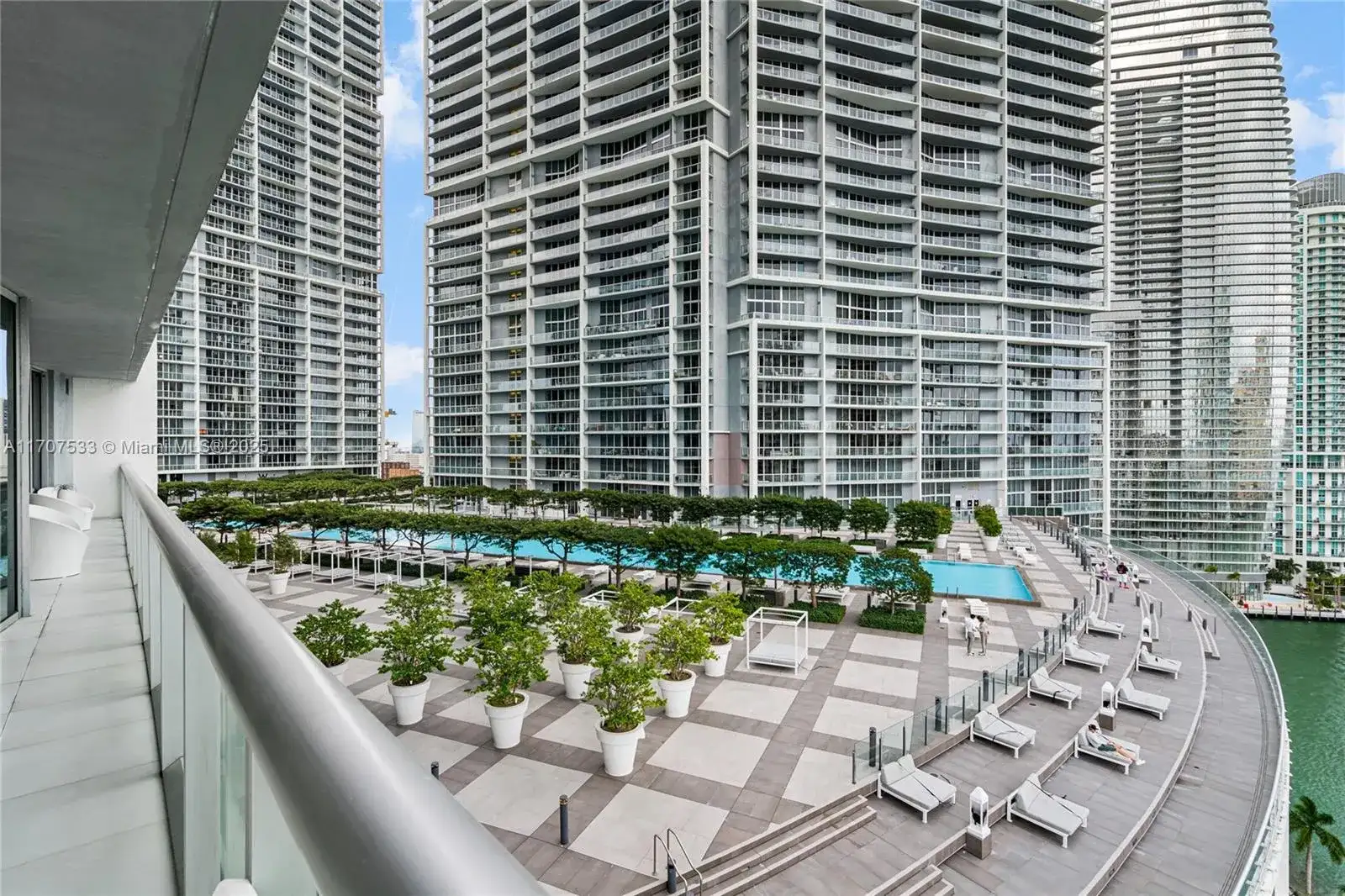 495 Brickell Ave # 1702, Miami FL 33131 photo 5