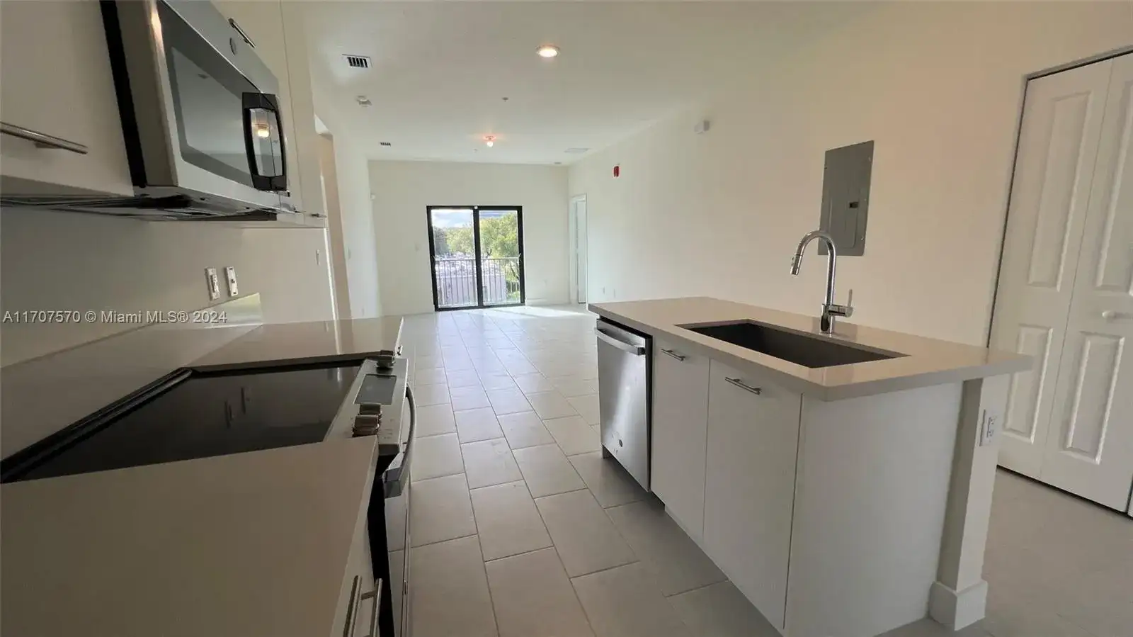 8167 NW 41st St # 307, Doral FL 33166 photo 3