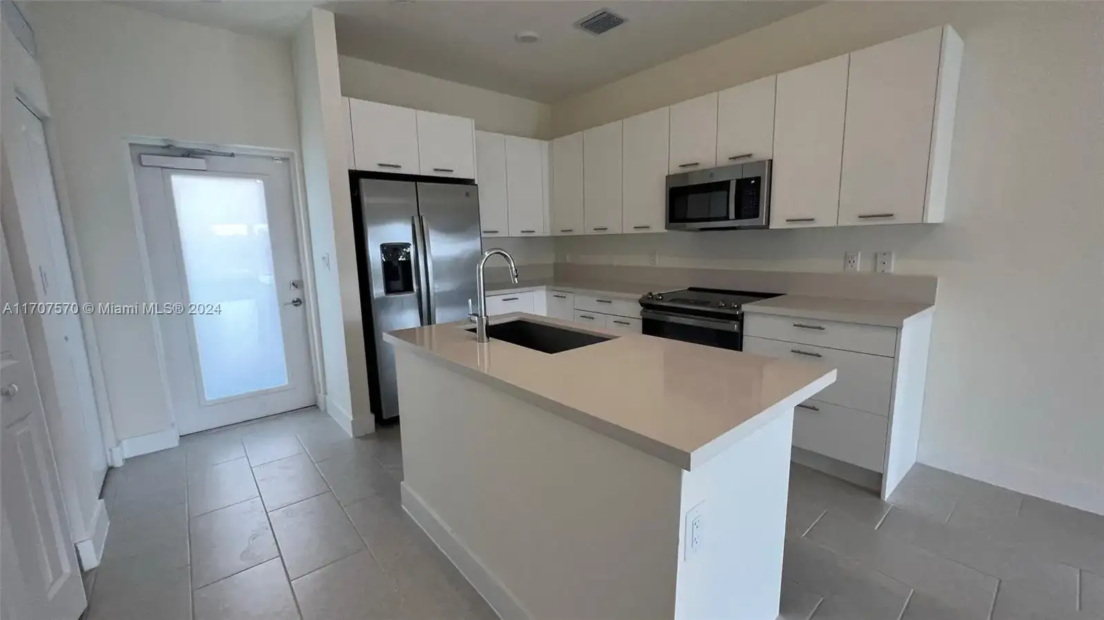 8167 NW 41st St # 307, Doral FL 33166 photo 5