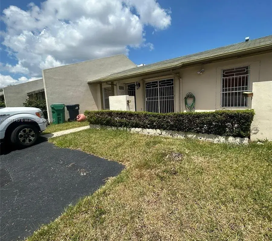 12133 SW 110th St Cir S, Miami FL 33186
