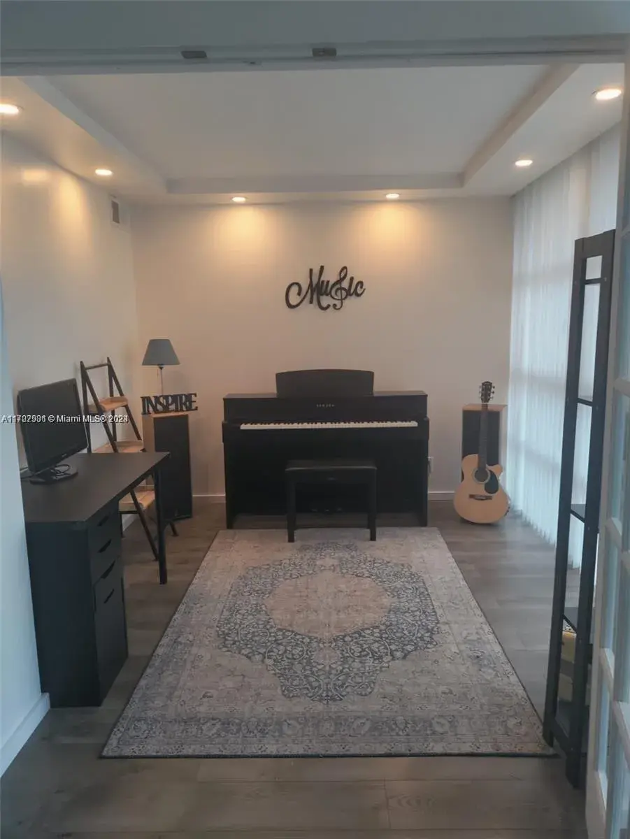 2001 Atlantic Shores Blvd # 510, Hallandale Beach FL 33009