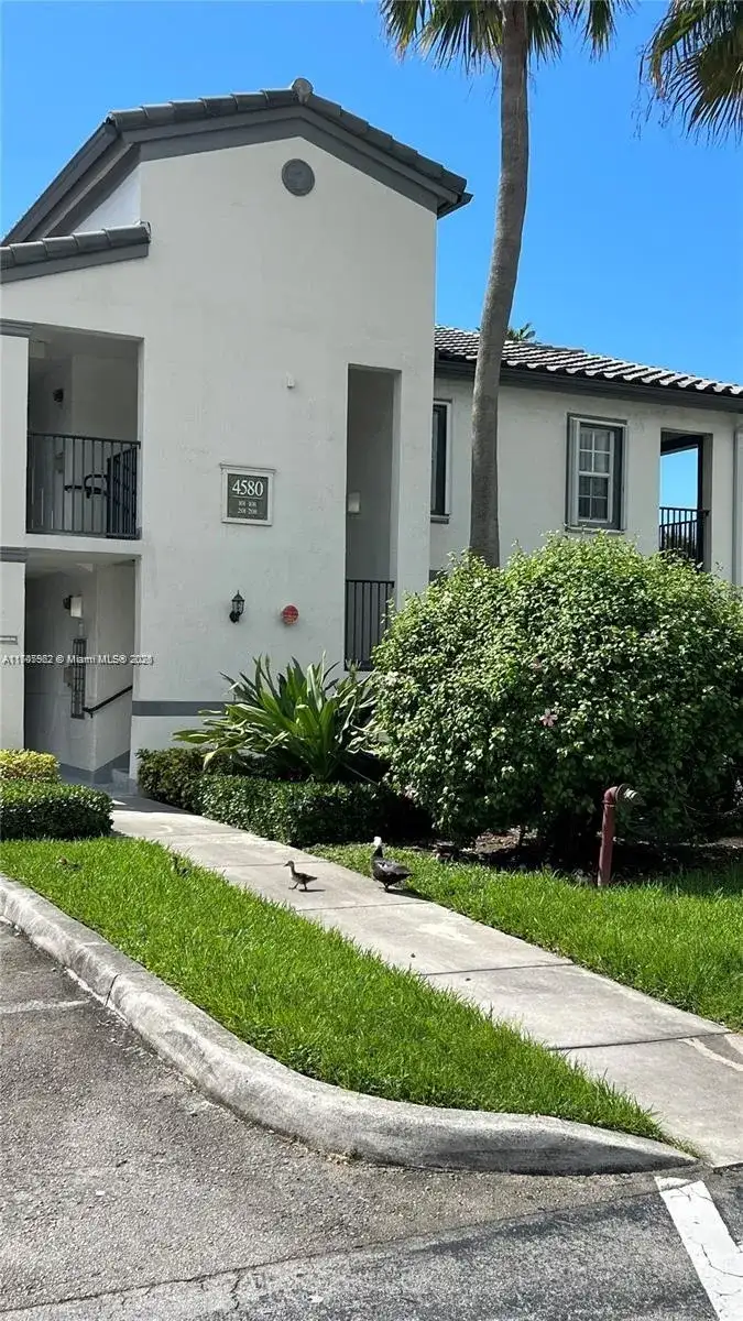 4580 NW 107th Ave # 13, Doral FL 33178 photo 2