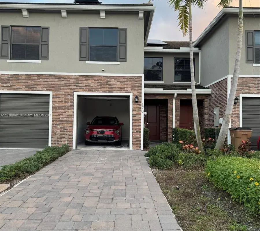 170 SE 5th Ct, Deerfield Beach FL 33441