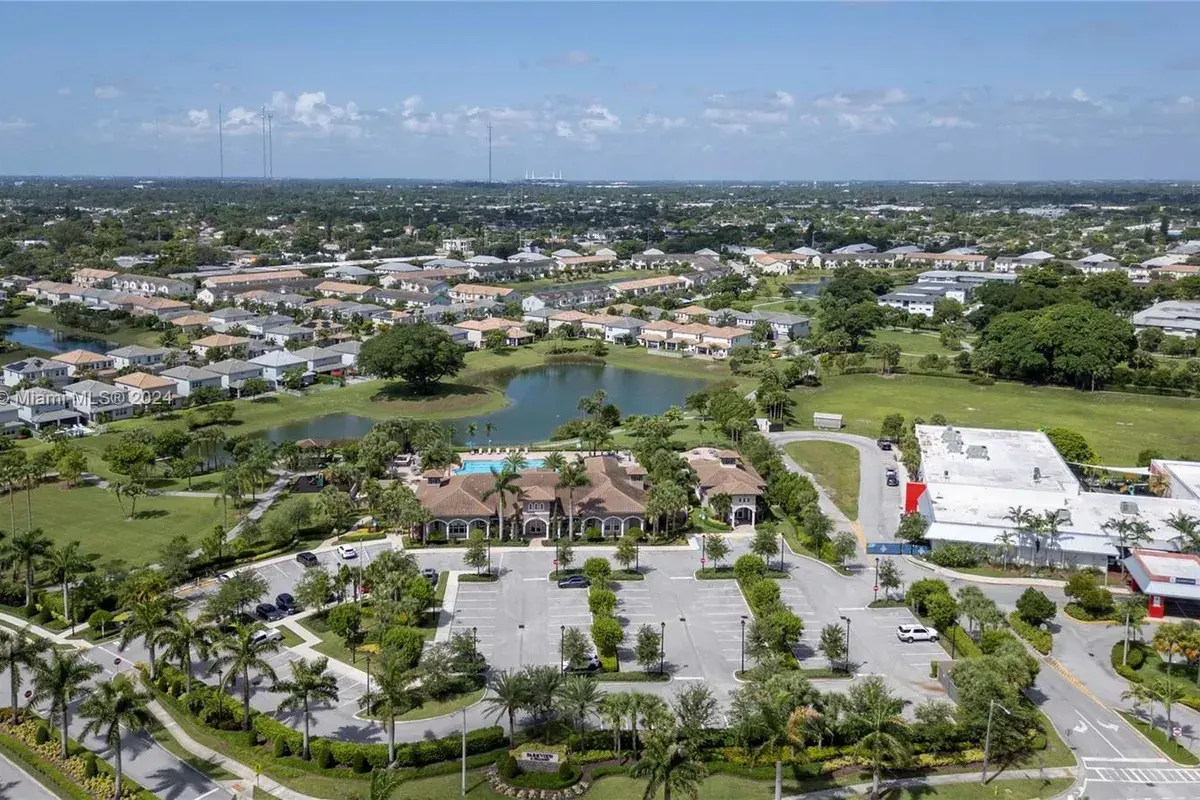 1240 Eucalyptus Dr # 2, Hollywood FL 33021