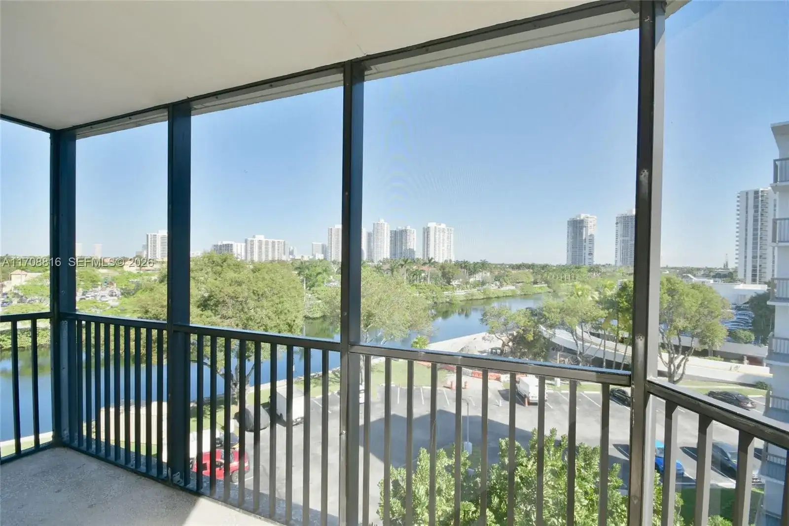 3475 N Country Club Dr # 615, Aventura FL 33180 photo 2
