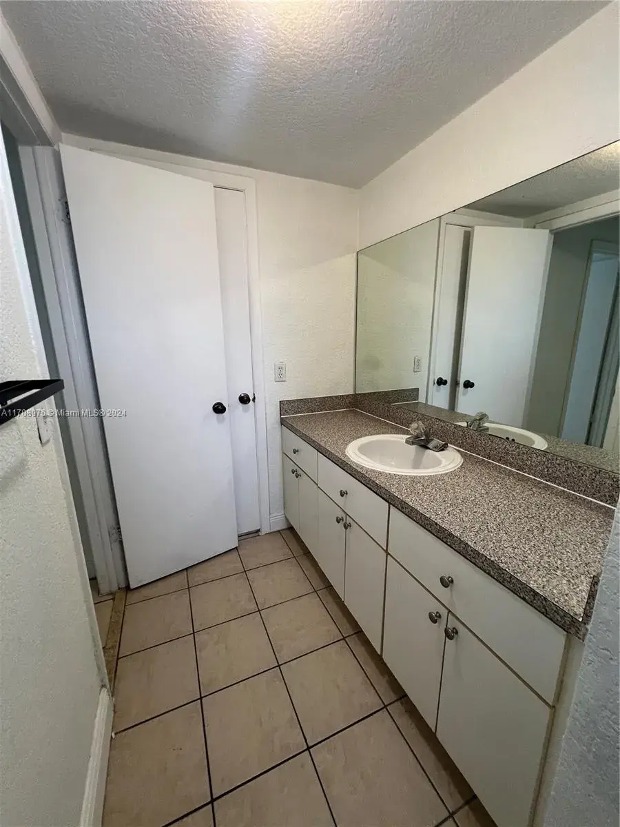 17255 SW 95th ave # 260, Palmetto Bay FL 33157