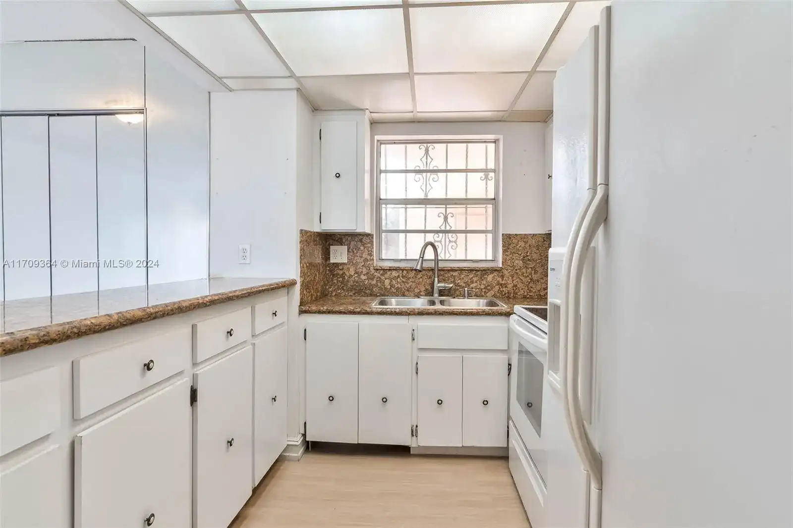 8895 Fontainebleau Blvd # 407, Miami FL 33172 photo 4