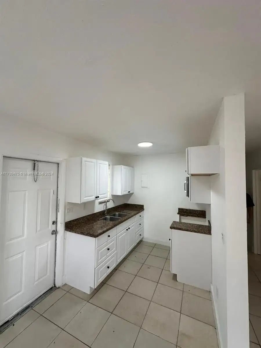 940 NW 34th Way, Lauderhill FL 33311 photo 2