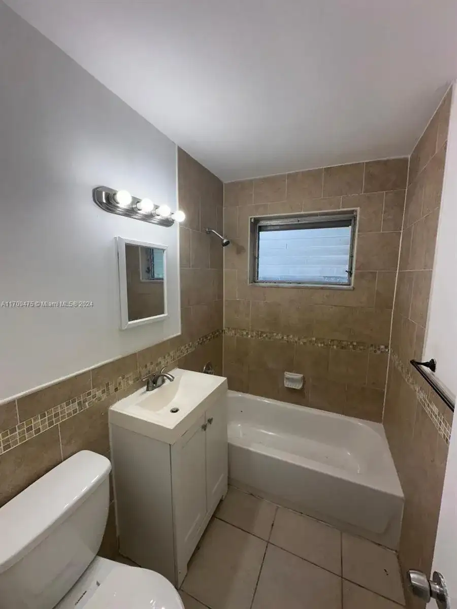 940 NW 34th Way, Lauderhill FL 33311 photo 5