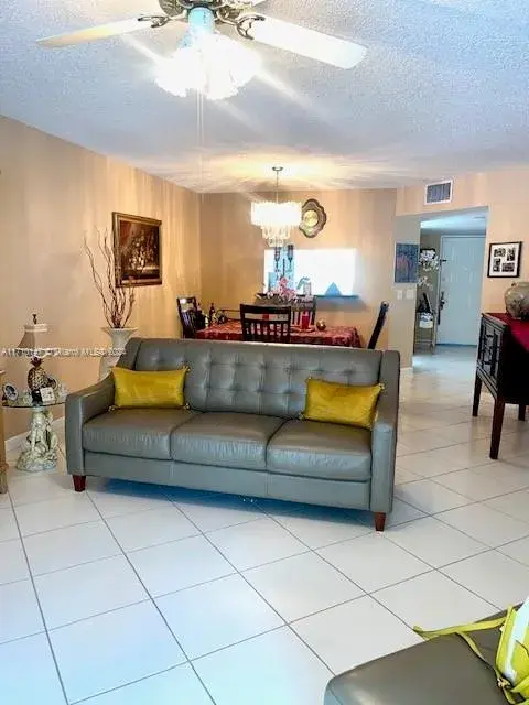 1400 SW 137th Ave # 207F, Pembroke Pines FL 33027