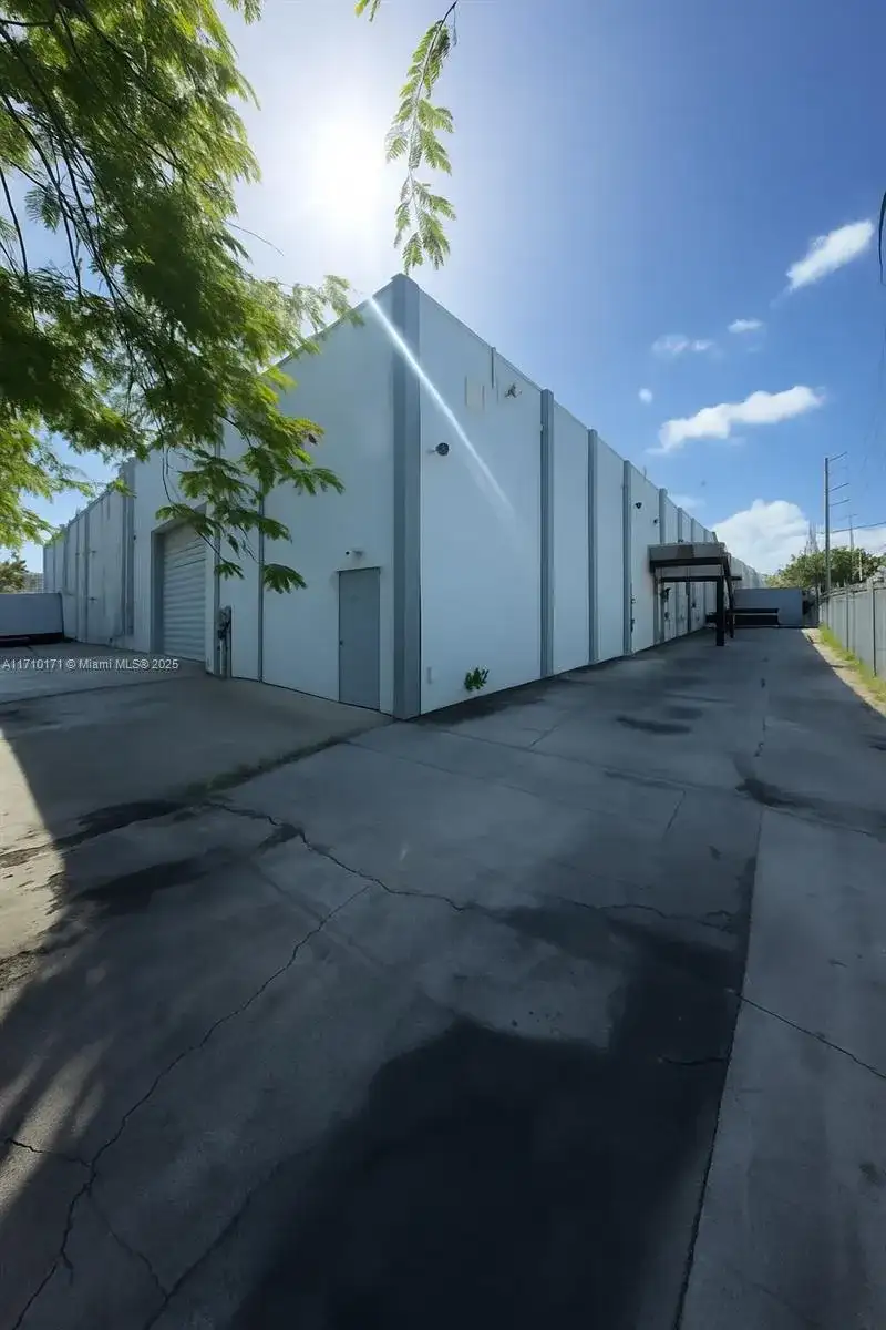 4201 NW 37th Ct # 3728, Hialeah FL 33142 photo 3