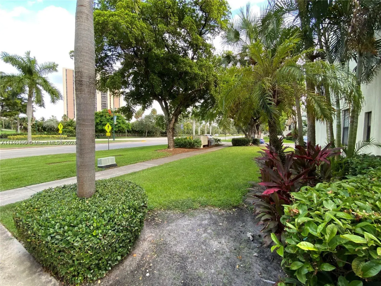 20300 W Country Club Dr # 3, Aventura FL 33180