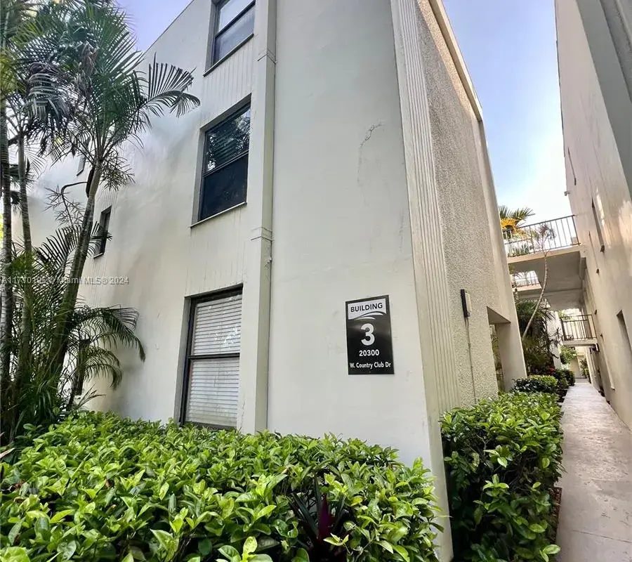 20300 W Country Club Dr # 3, Aventura FL 33180